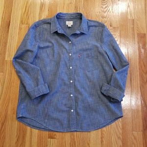 🇺🇸Price drop again! Levi chambray button down